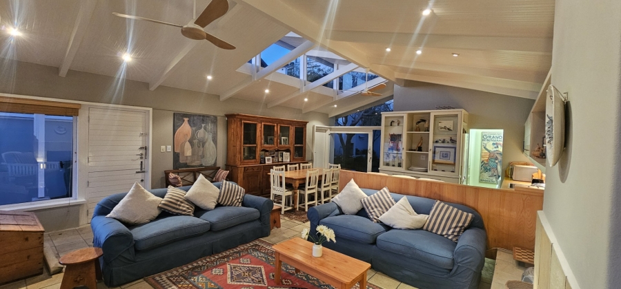 3 Bedroom Property for Sale in Middedorp Western Cape